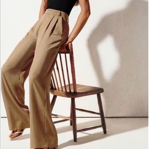 ZARA- (NEW) PLEATED WIDE LEG PANTS